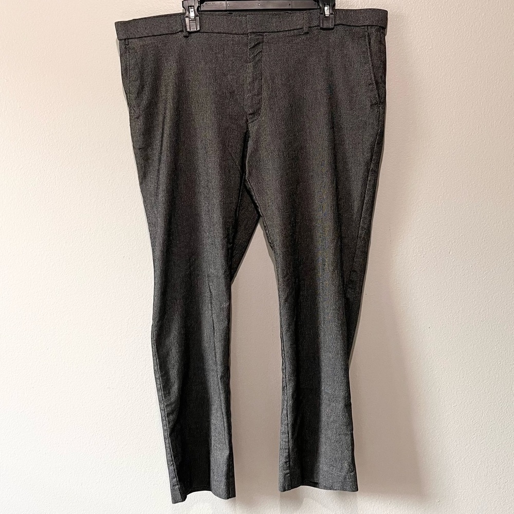 TOMMY HILFIGER- Men's Classic Gray Dress Pants Size 42W 30L